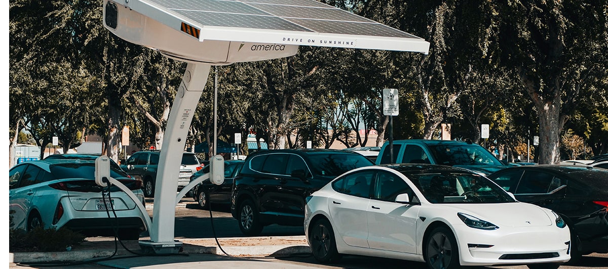 Les États européens sous pression pour accélérer le déploiement des bornes de recharge électriques